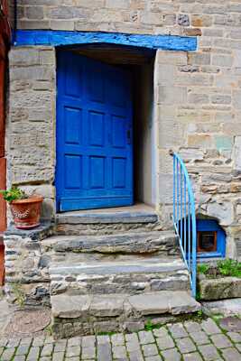 Bleu Majorelle au Mont St Michel