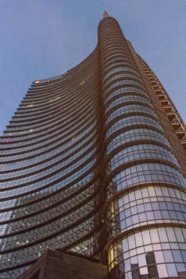 Tour Piazza Gae Aulenti