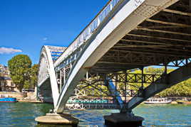 Le dessous de la passerelle