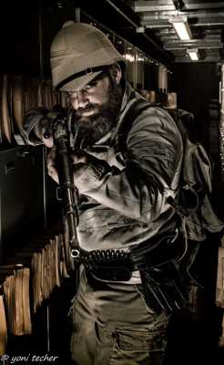 Un chasseur venu de sauvages contrées fait de toi un enfant apeuré.