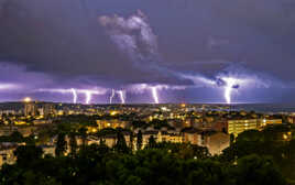 Lightning dance !