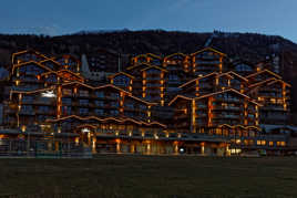 La nuit tombe sur Nendaz (Valais, Suisse)