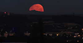 Coucher de Lune sur le Canigou(2784m) depuis le terril de Gardanne