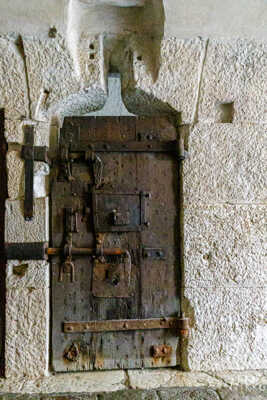 Aimable comme une porte de prison