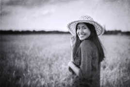 une sirène dans un océan de blé