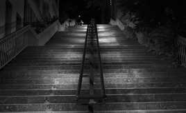 La nuit dans l'escalier
