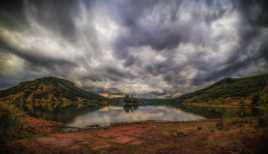 Sale temps sur le Salagou