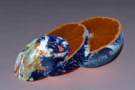 La terre est bleue comme une orange