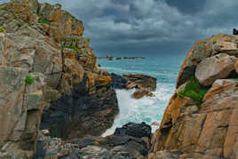 Tempête entre les rochers