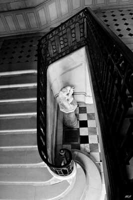 L'escalier et la statue