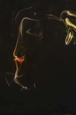 Portrait de l'homme Fumée