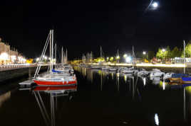 Port dans la nuit
