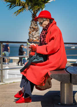 La lectrice du bord de mer