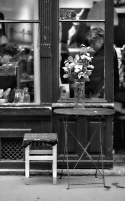 Au travers de la vitrine