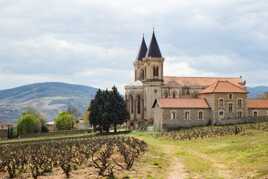 L'église aux deux clochers de Régnié