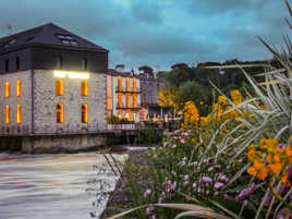 Centre de Clisson le soir