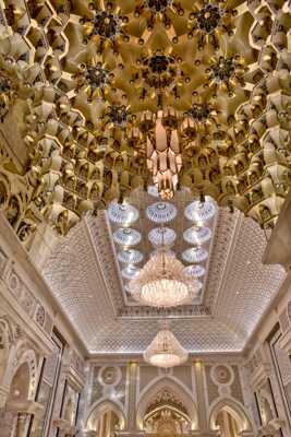 Plafond et lustres !