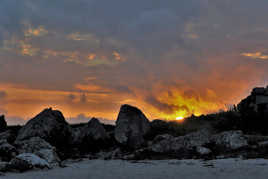 Couché sur une plage d'Irlande