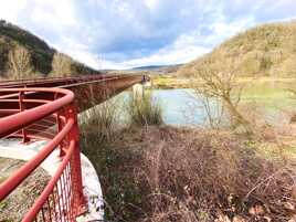 Passerelle sur le Doubs.