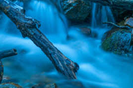 Cascade après la fonte des neiges