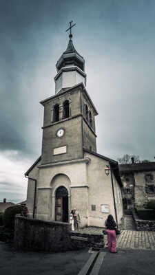 L'eglise et les maries