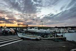petit port  de pêche sur L'île de la Réunion