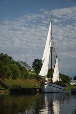 Entrée de port à la voile