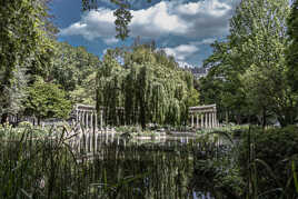 la naumachie et sa colonnade Monceau