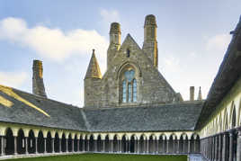 LE CLOÏTRE - Mt St MICHEL