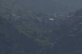 Toujours dans la brume