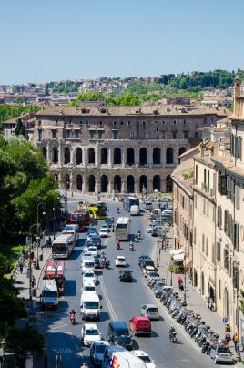 Rome, en route pour le theatre.