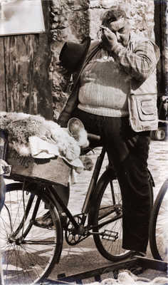 Vendeur de peaux de lapins