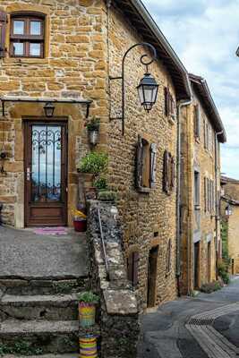 Grande rue de Chatillon d'Azergues