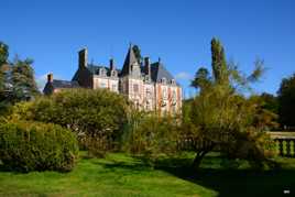 Château des Rocheux dans son écrin