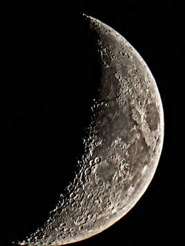 Premier quartier de Lune