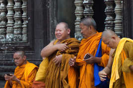Bonzes en visite à Angkor Wat
