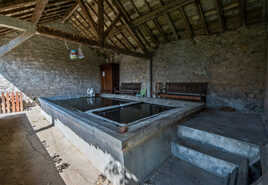 Lavoir, bibliothèque, abreuvoir.