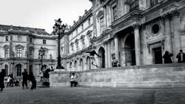 skateboard au louvre I