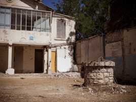 La maison au vieux puits...