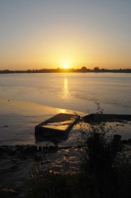 Lever de soleil sur le Port de Lagrange