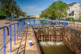 Ecluse de Montceau les Mines v2