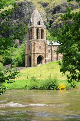 Eglise Sainte-Marie des Chazes .