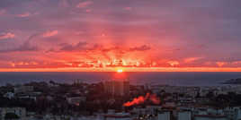 Le jour se lève sur Antibes