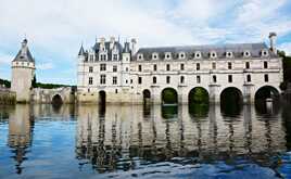 Chenonceau habillé de couleurs