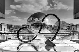 L'infini et EAU delà