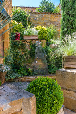 Oingt, la jardinière