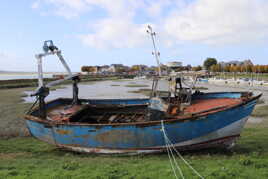 Vieux bateau échoué