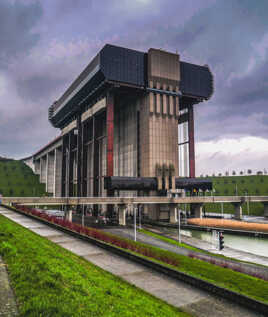 Ascenseur à bateaux à Strepy-Thieu