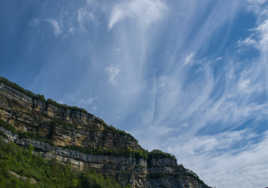 falaise et nuages