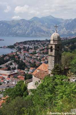 Perché sur la colline